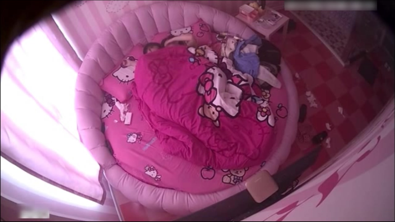 可爱钟点房俯视连拍3对年轻情侣啪啪啪第2对最刺激妹子太能叫了像声优被干的说不要快哭了3对各有特点