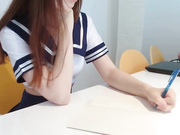 与哥哥乱伦的白虎萝莉-父母不在家时，哥哥乱搞女学生妹妹