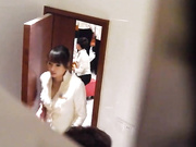 高清偷拍中國某酒店職員女廁3