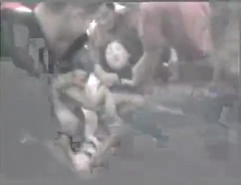 最新闹洞房两女被辱