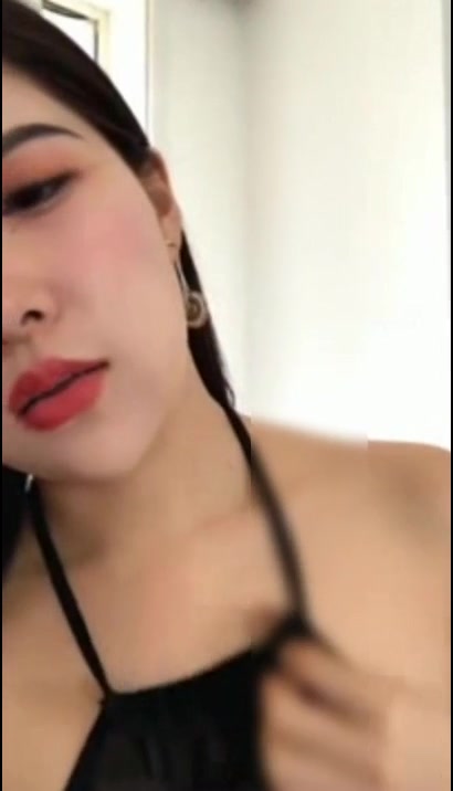 女神思瑞在某直播平台秀对白